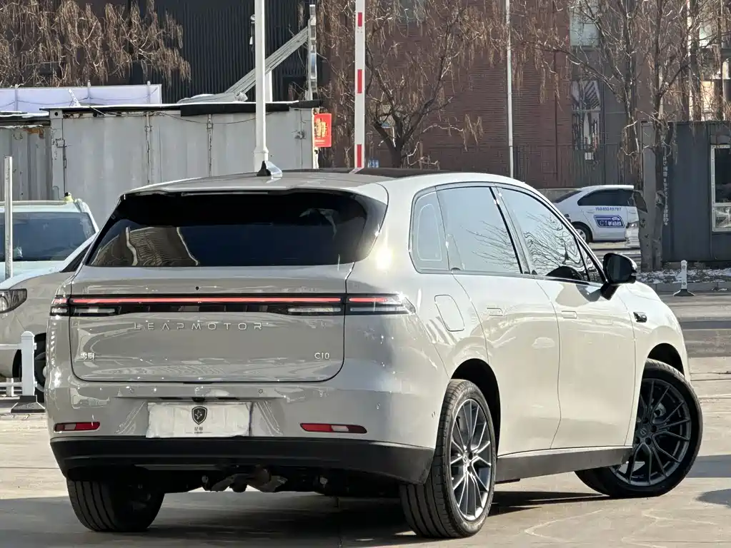 ZERO-RUNNING CAR ZERO RUN C10