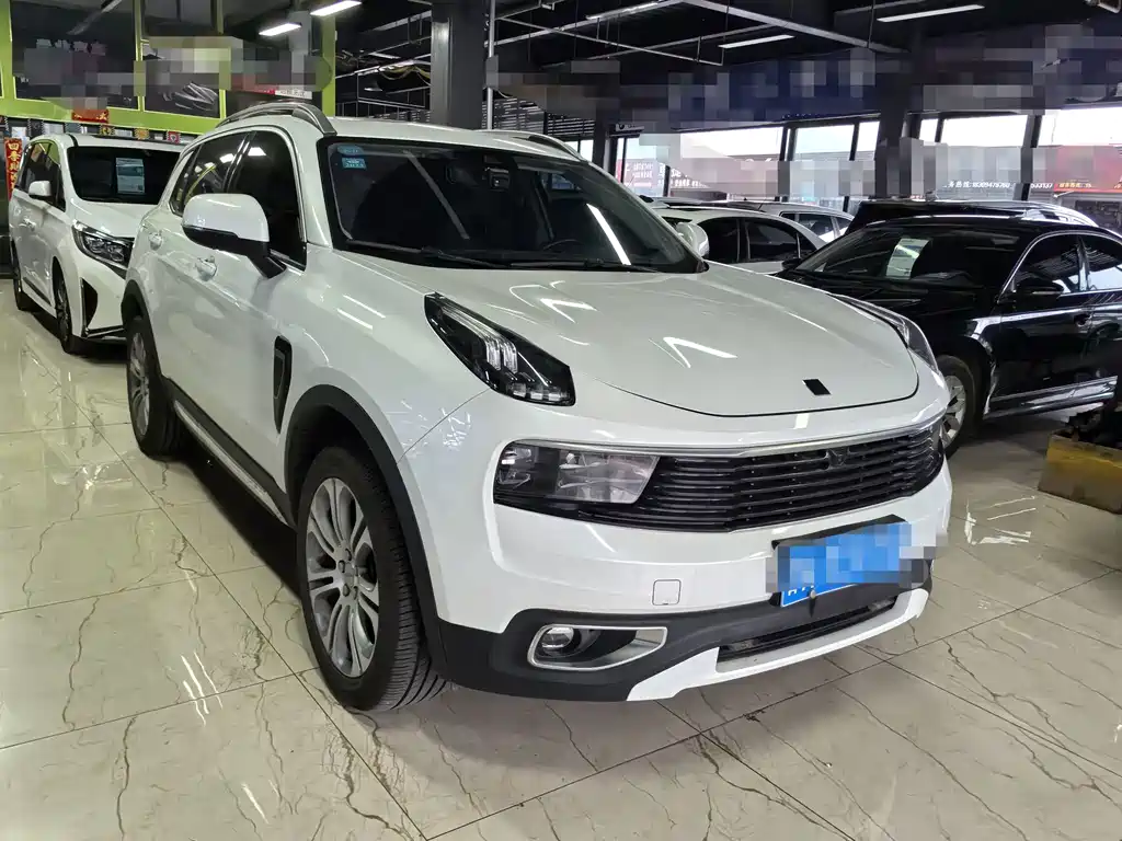Lynk & Co 01 — миниатюра 3