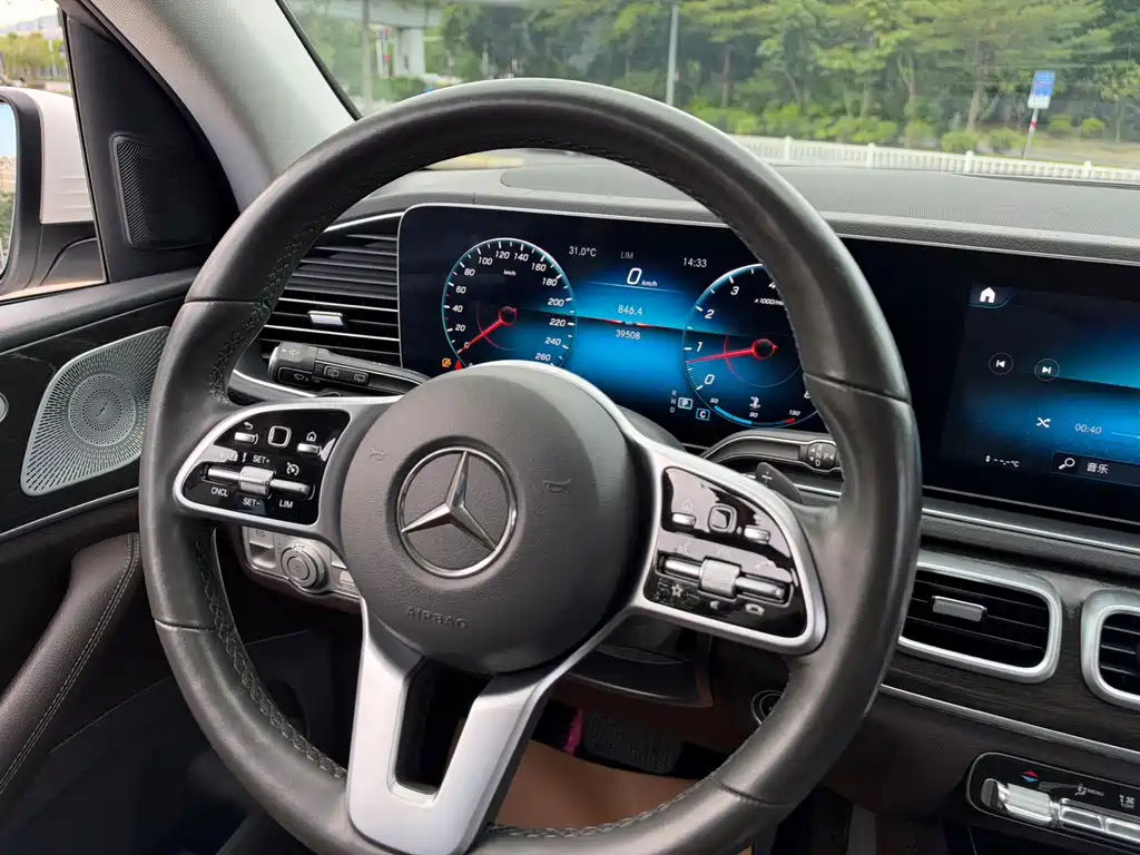 Mercedes-Benz GLE (Import) — миниатюра 7