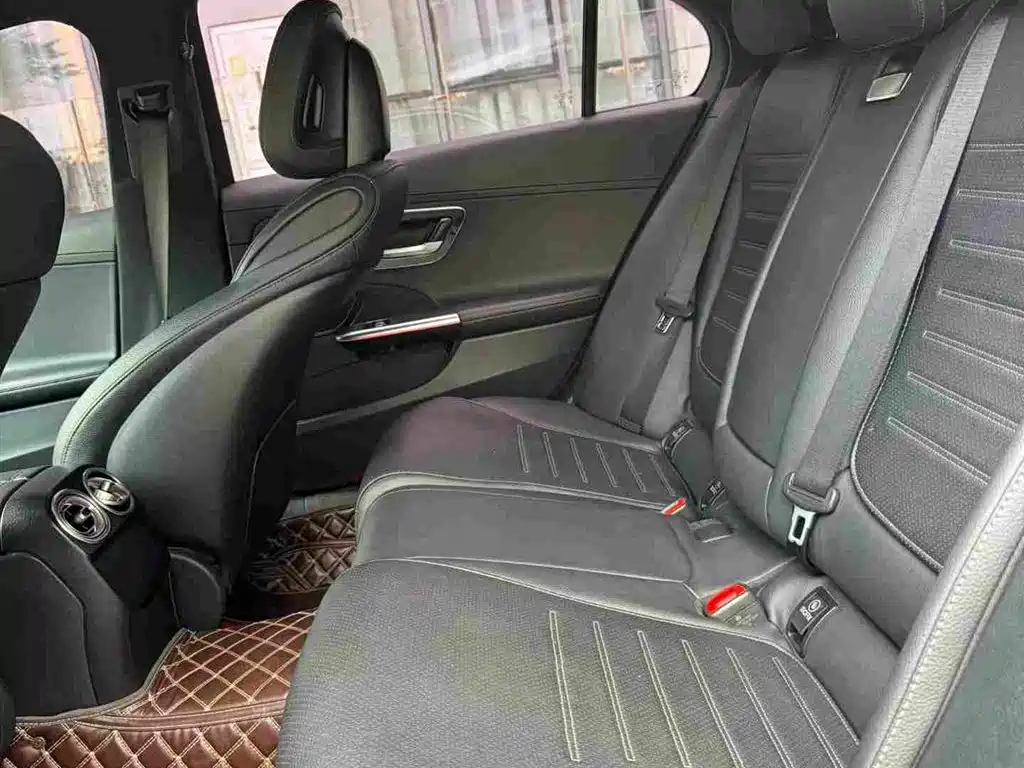 Mercedes-Benz C-Class — миниатюра 10