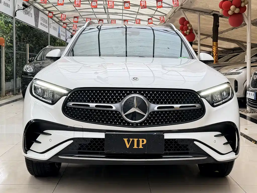 MERCEDES-BENZ GLC