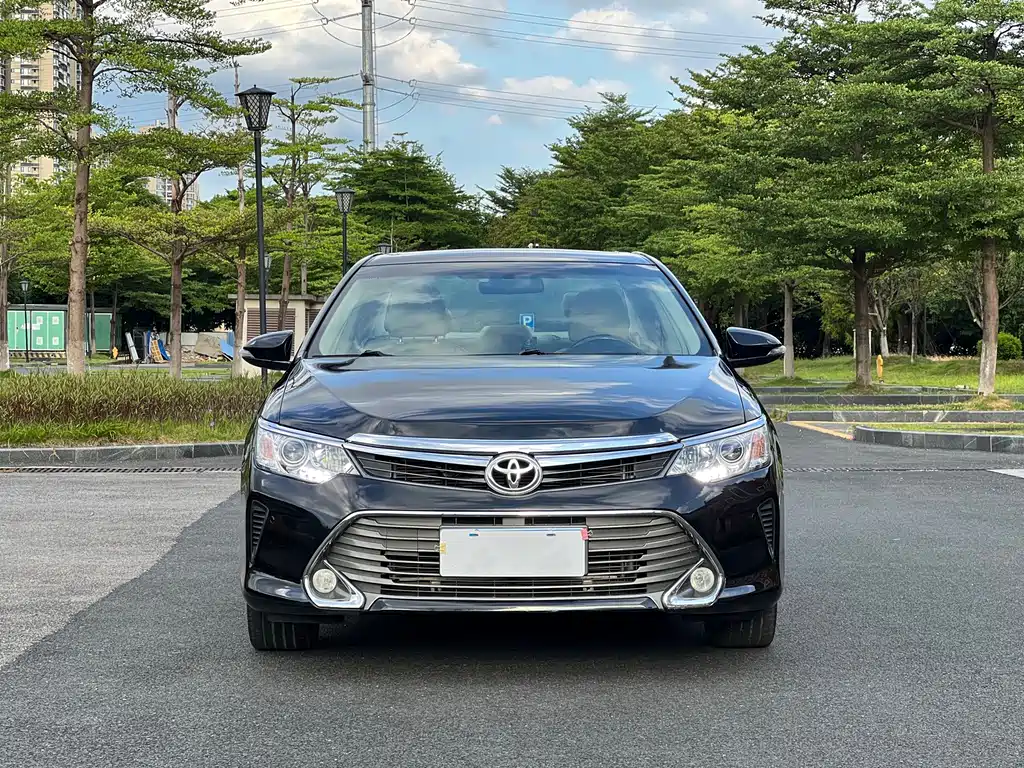 Toyota Camry — миниатюра 2