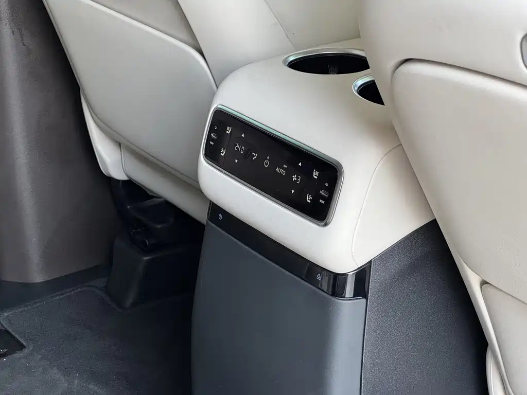 Li Auto Li MEGA — миниатюра 20