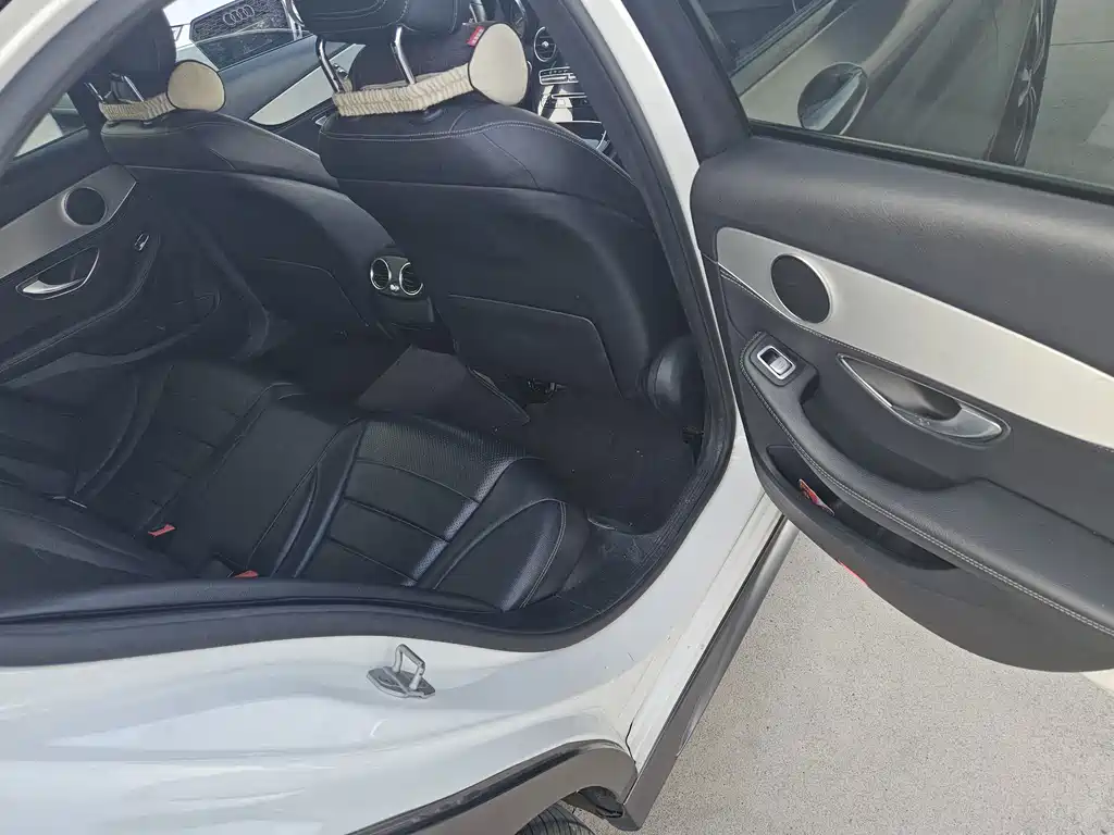 Mercedes-Benz C-Class — миниатюра 12