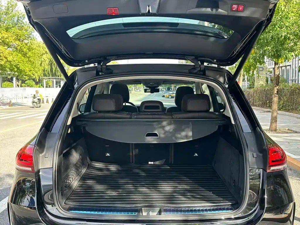 Mercedes-Benz GLE (Import) — миниатюра 8