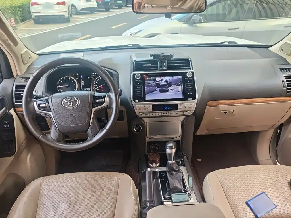 Toyota Prado — миниатюра 10