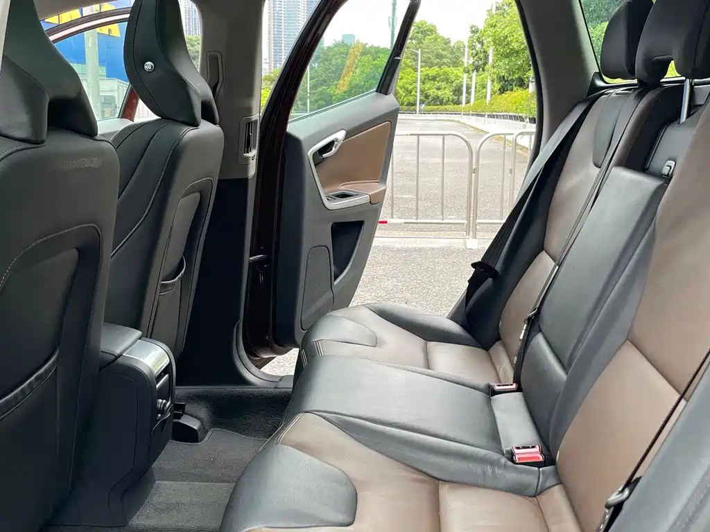 Volvo XC60 — миниатюра 10