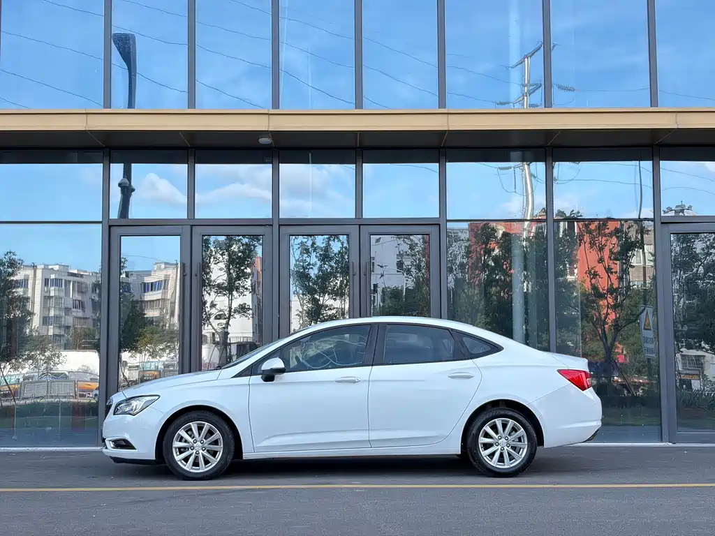 Buick Verano — миниатюра 4