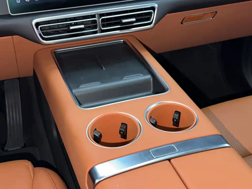 Li Auto Li L8 — миниатюра 16