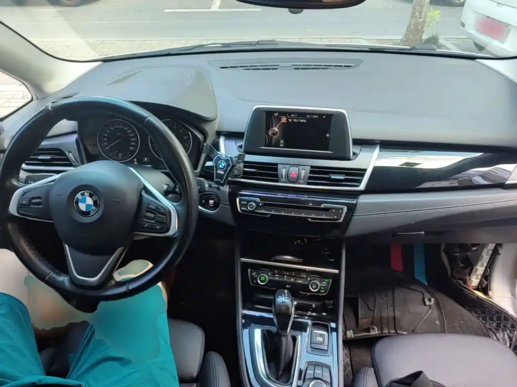 BMW 2 Series Active Tourer (Import) — миниатюра 10