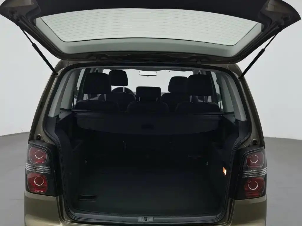 Volkswagen Touran — миниатюра 16