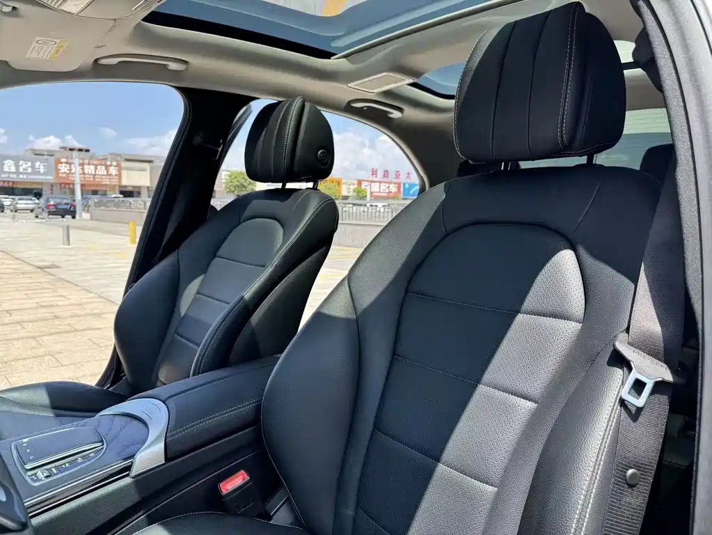 Mercedes-Benz C-Class — миниатюра 13