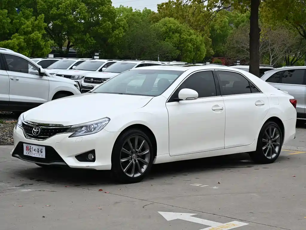 Купить Toyota Reiz