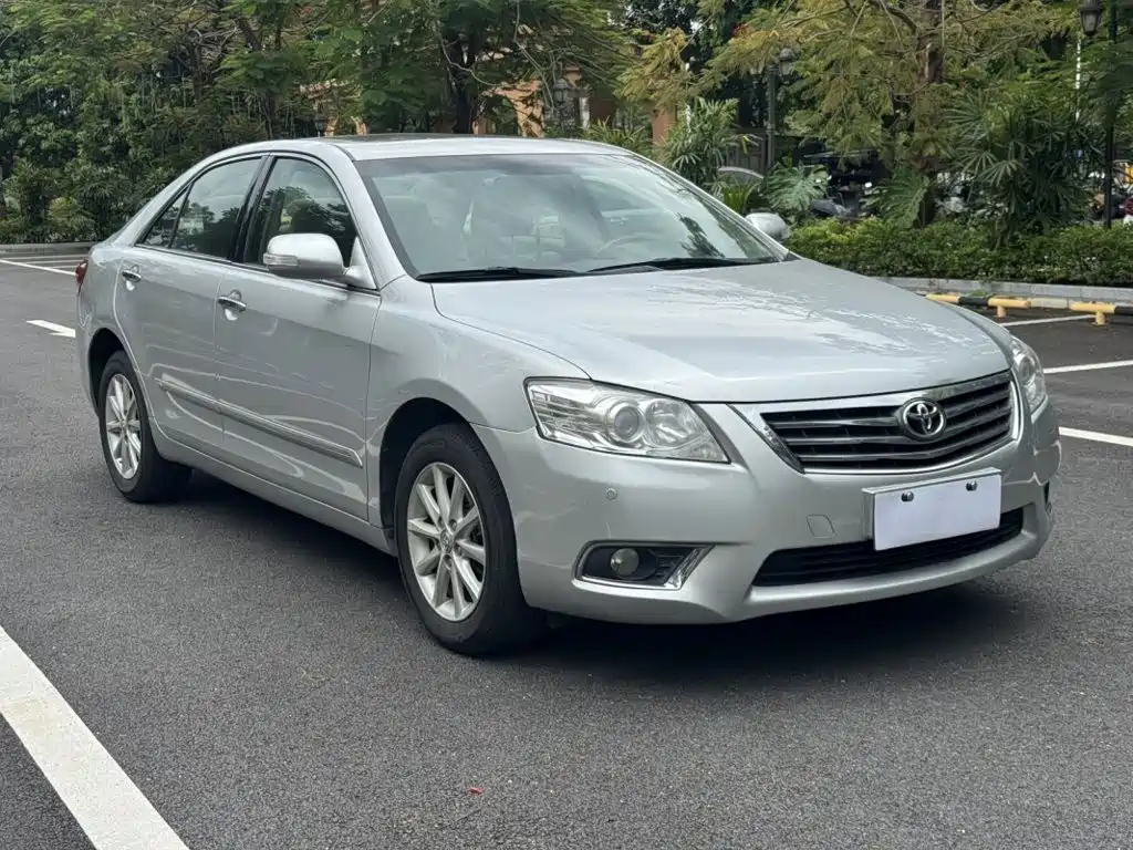 Toyota Camry — миниатюра 4