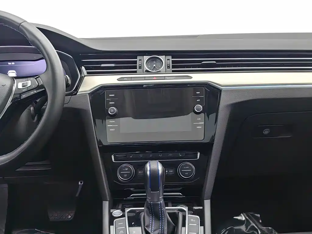 Volkswagen Viloran New Energy — миниатюра 12