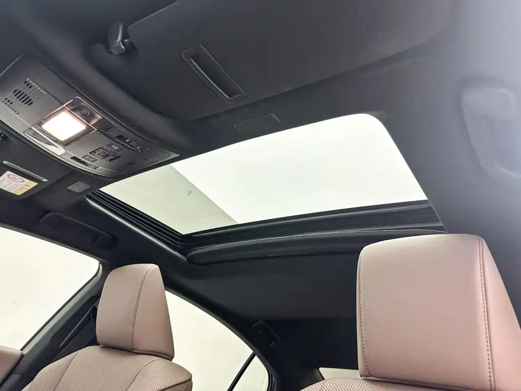 Lexus ES — миниатюра 16