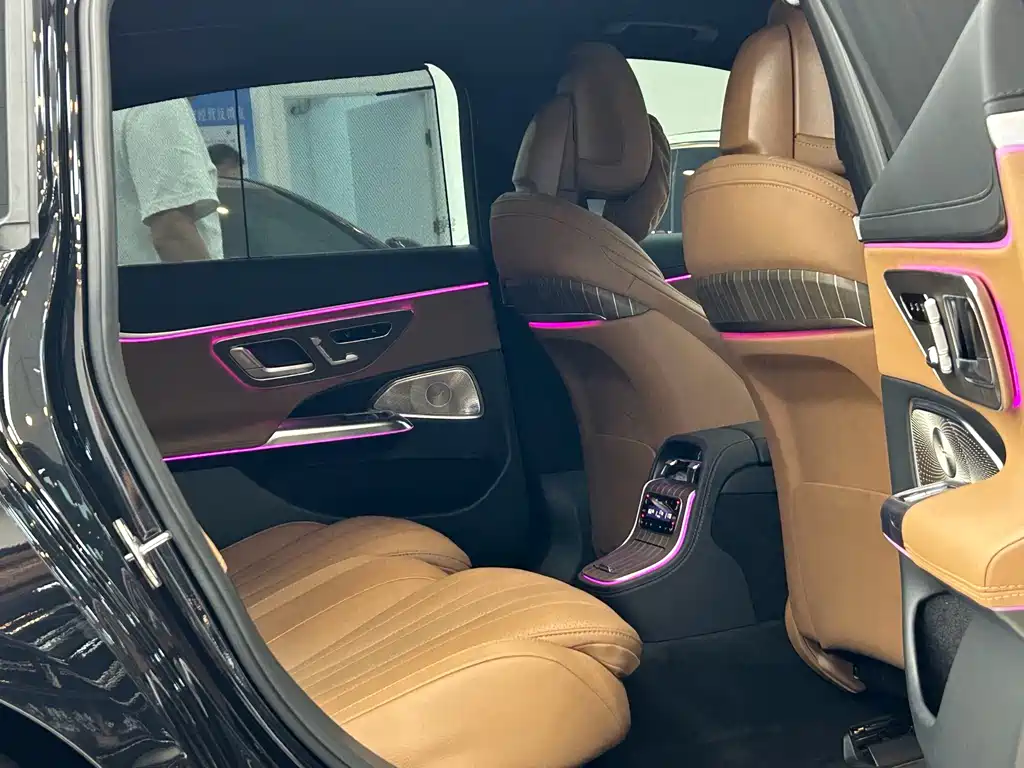 Mercedes-Benz E-Class — миниатюра 15