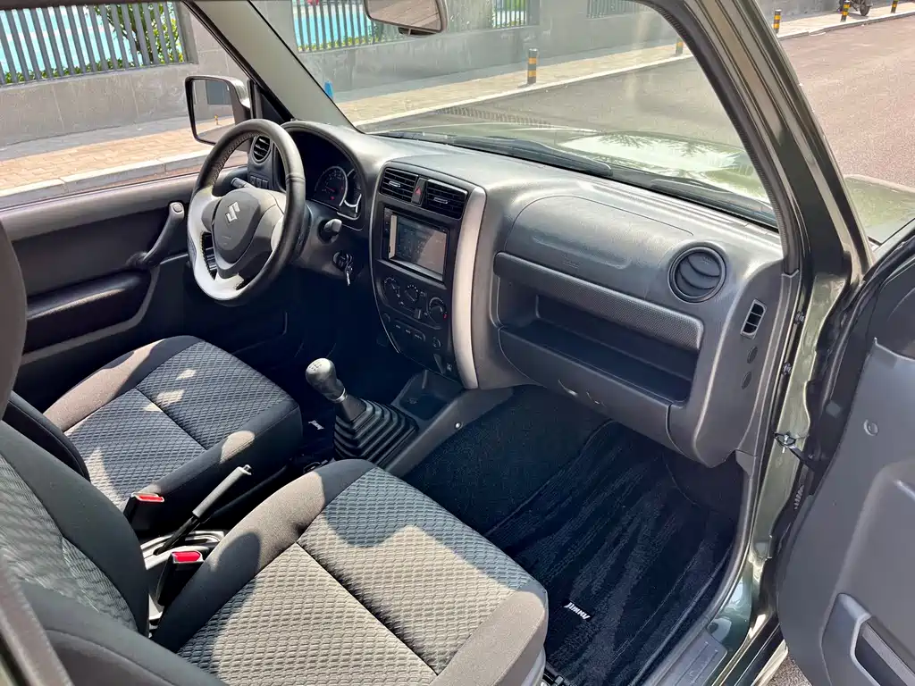 Suzuki Jimny — миниатюра 13