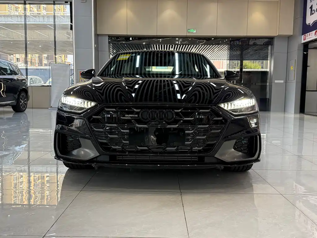 Audi A7L 0