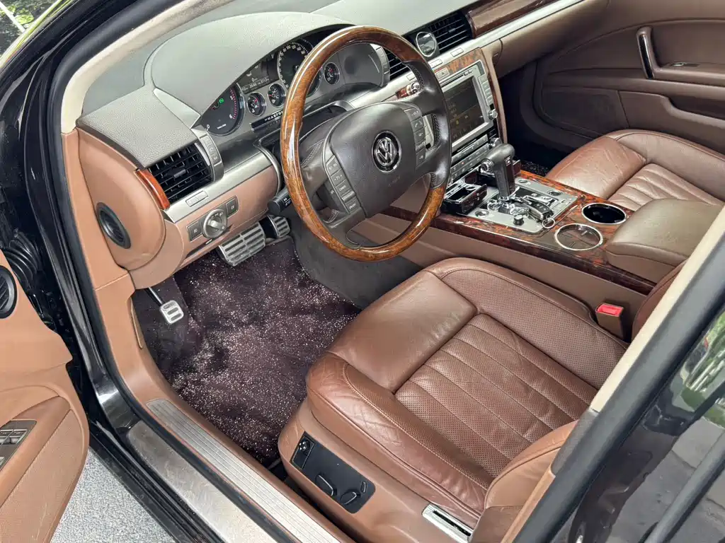 Volkswagen Phaeton — миниатюра 10