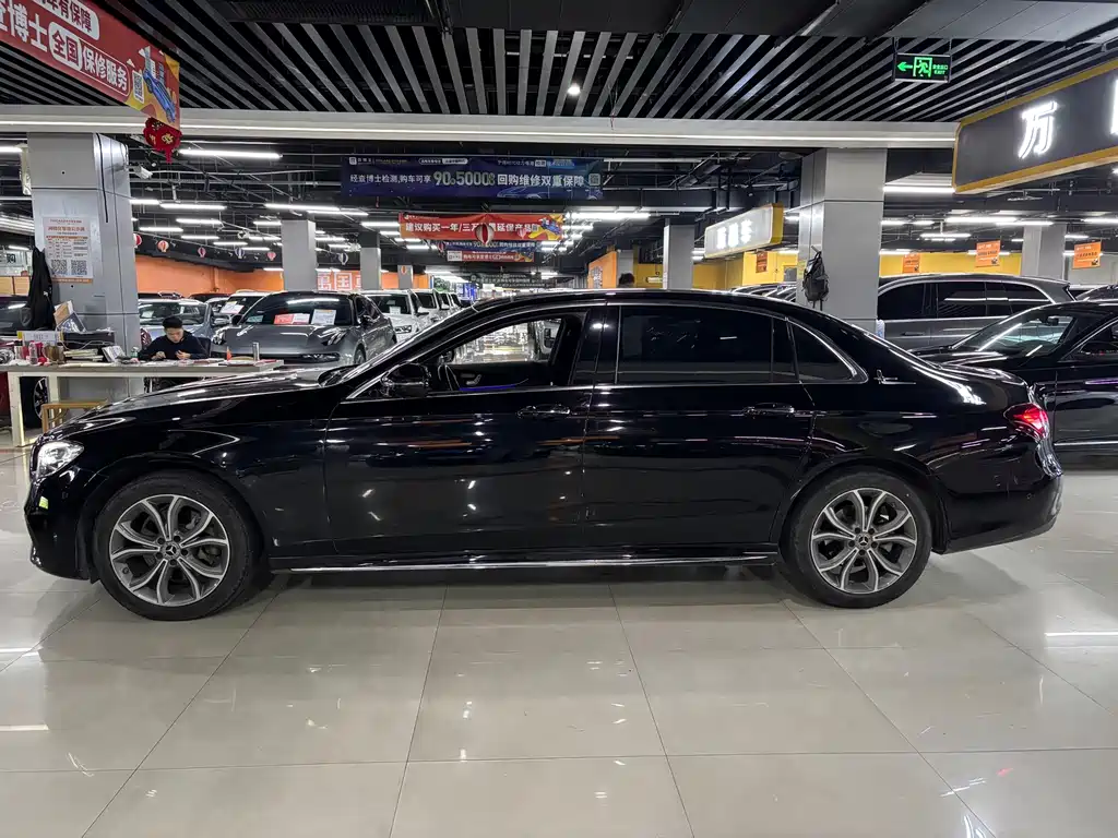 Mercedes-Benz E-Class — миниатюра 3
