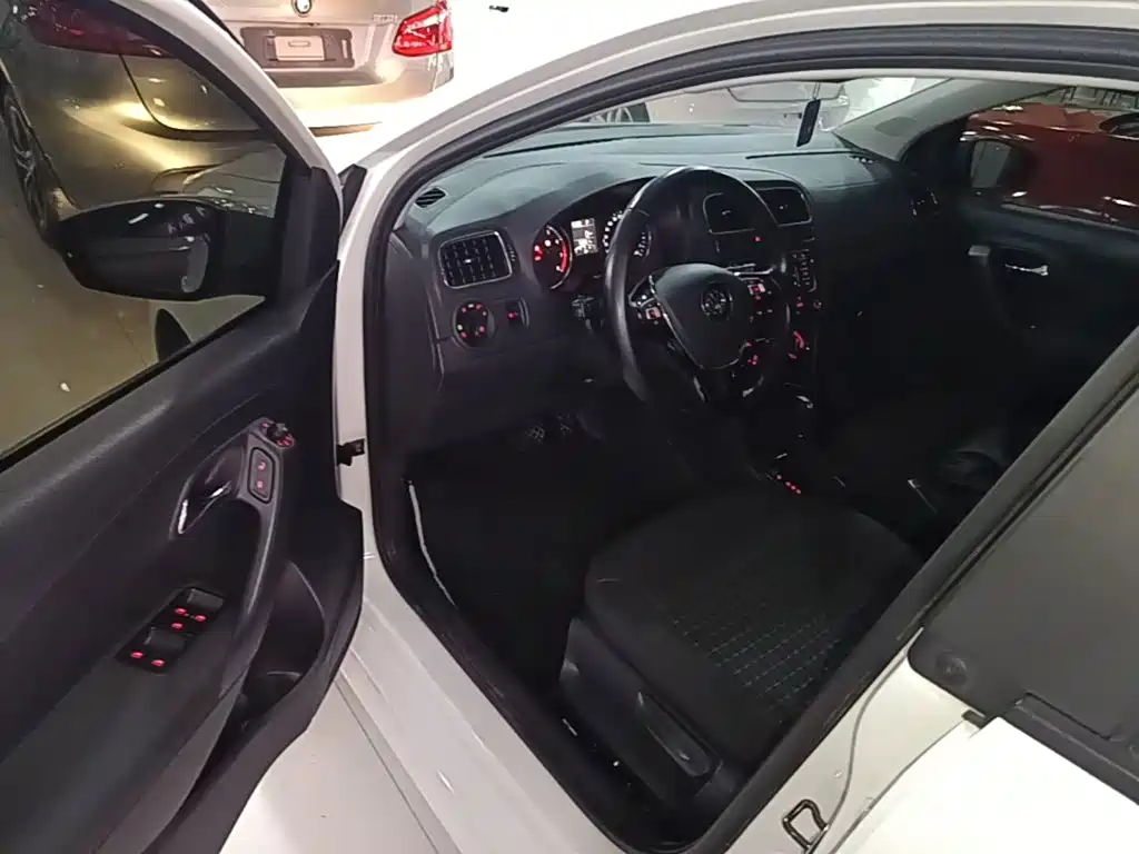 Volkswagen Polo — миниатюра 16