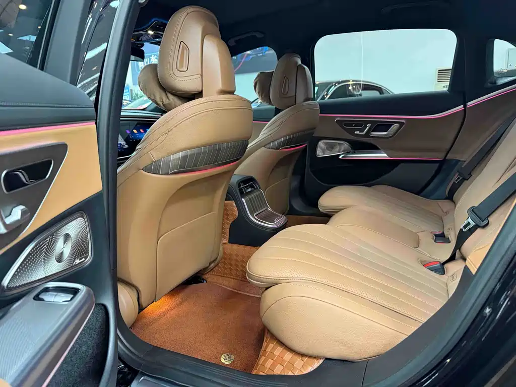 Mercedes-Benz E-Class — миниатюра 9