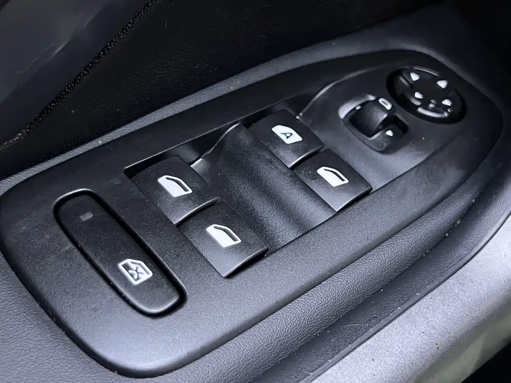Peugeot 2008 — миниатюра 14