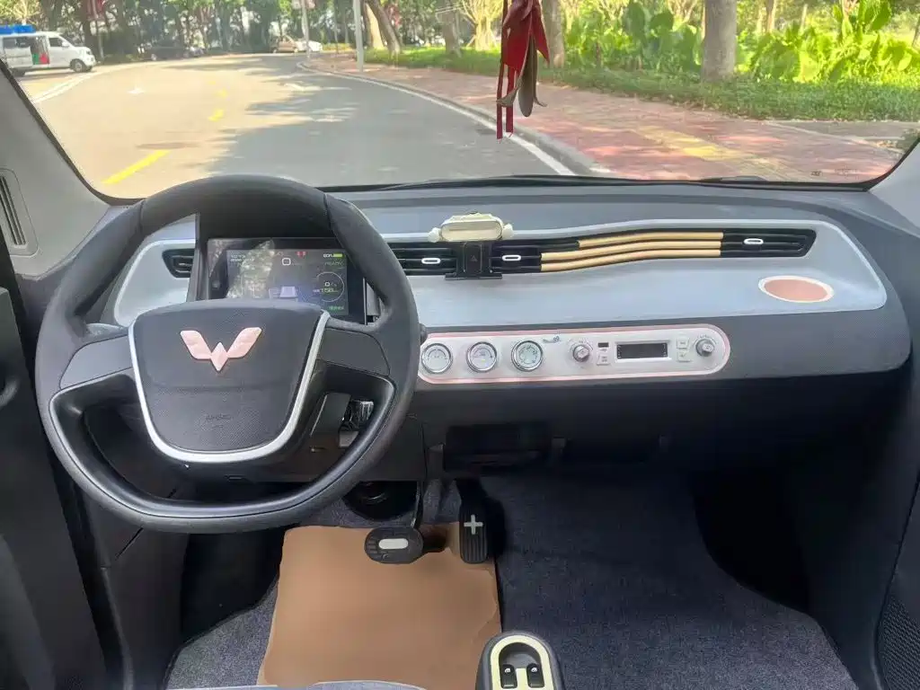 Wuling MINIEV — миниатюра 10