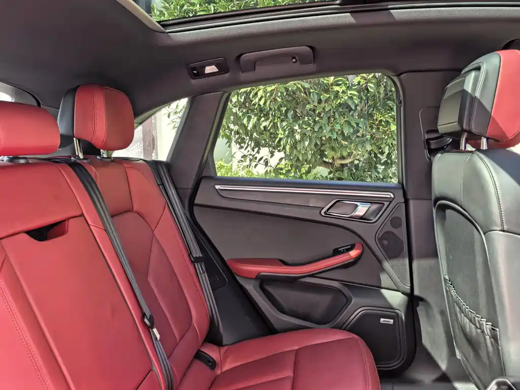 Porsche Macan — миниатюра 13