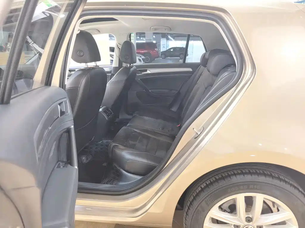 Volkswagen Golf 2018 1.6L AT Comfort