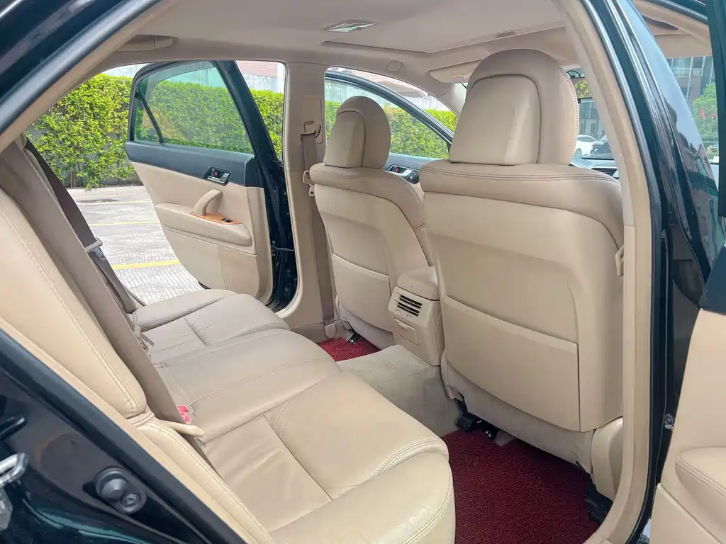 Toyota Reiz — миниатюра 10