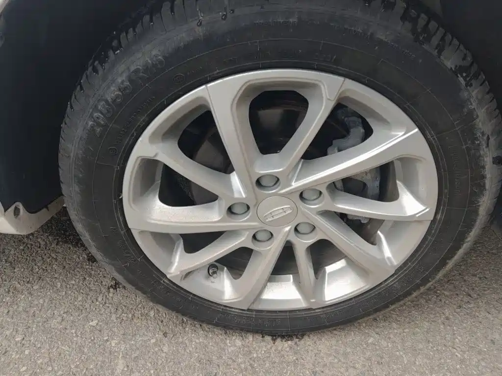 Geely Emgrand — миниатюра 8