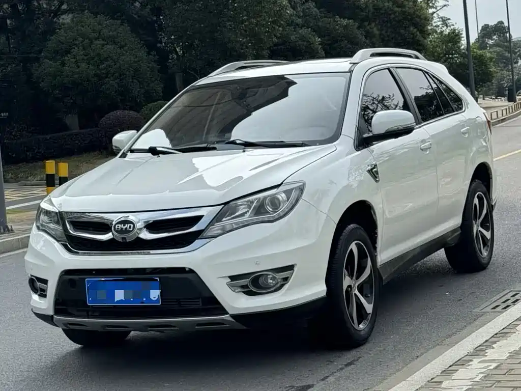 Купить BYD S7