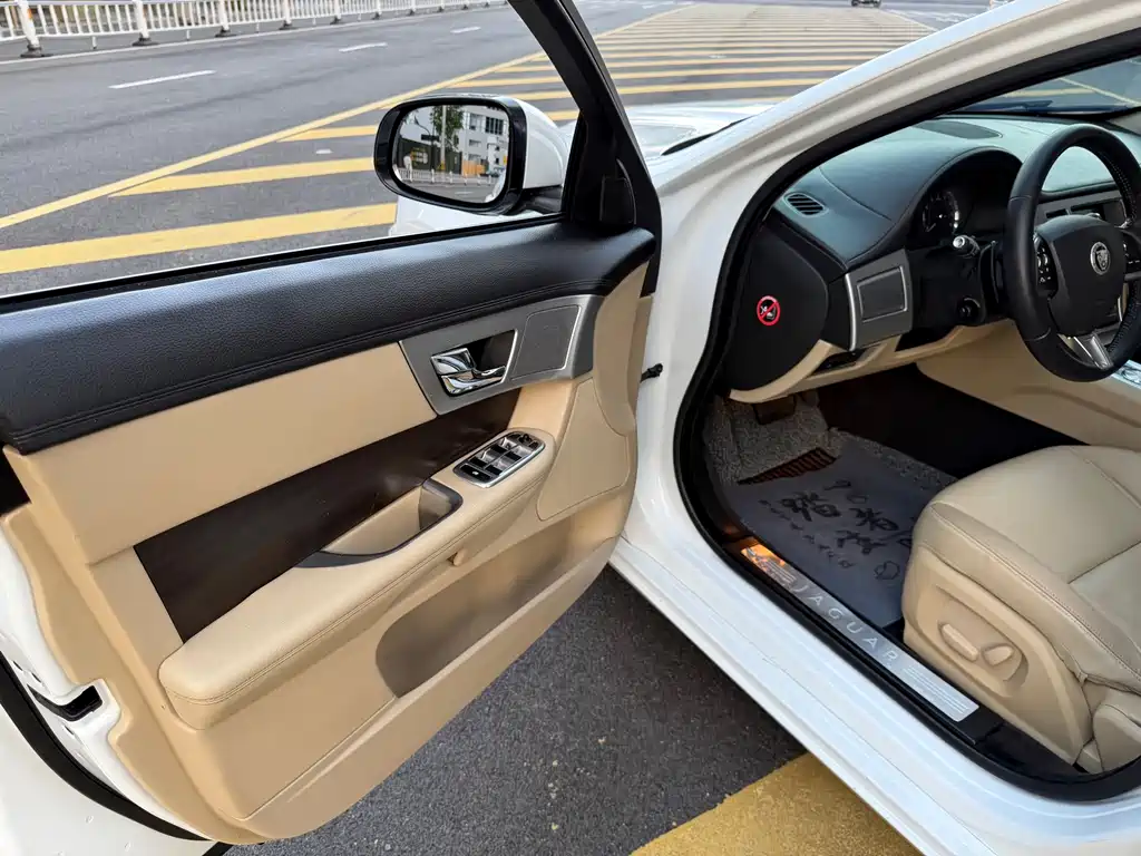 Jaguar XF — миниатюра 20