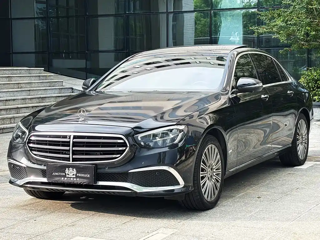 Mercedes-Benz E-Class — миниатюра 3