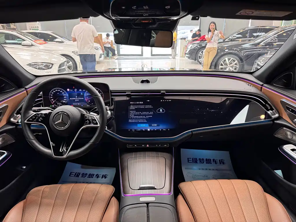 Mercedes-Benz E-Class — миниатюра 13