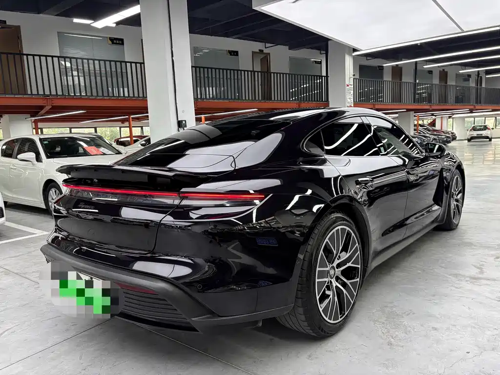Porsche Taycan — миниатюра 19