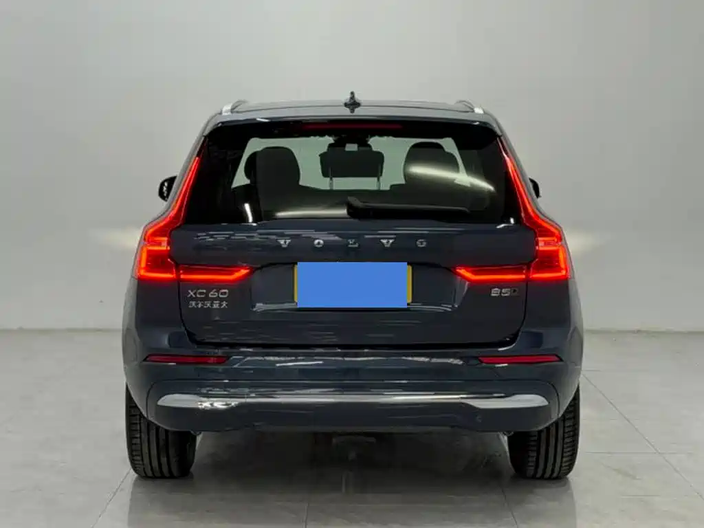 Volvo XC60 2025 B5 Luxury
