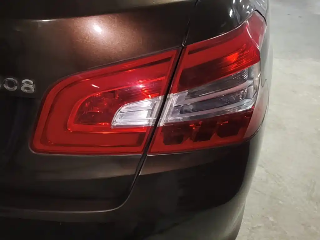 Peugeot 408 — миниатюра 8