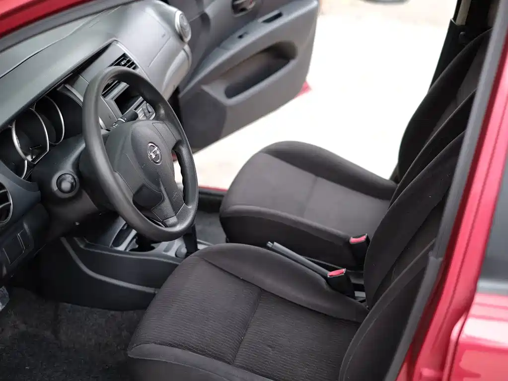 Nissan Livina — миниатюра 22