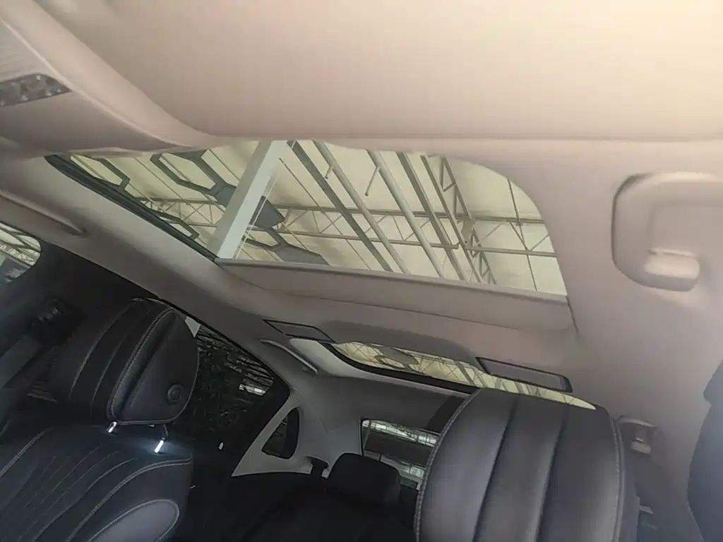 Mercedes-Benz E-Class — миниатюра 18