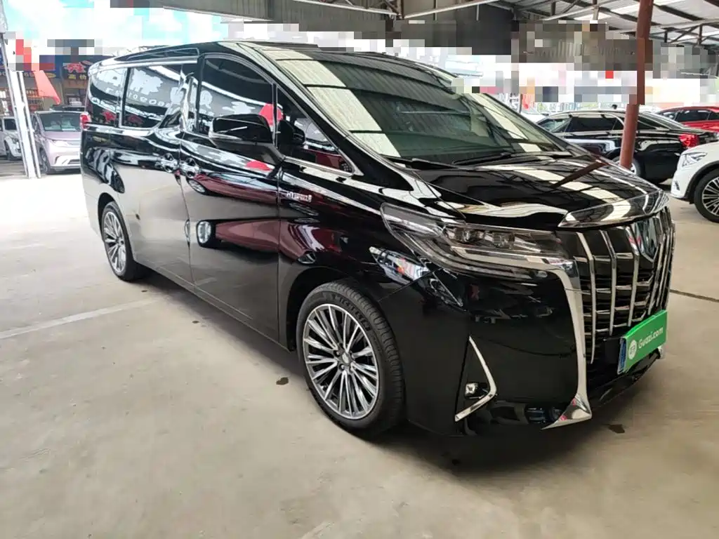 Toyota Alphard — миниатюра 4