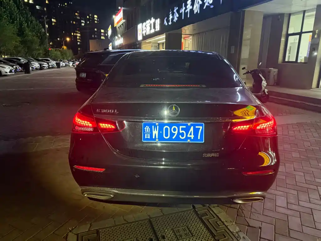 Mercedes-Benz E-Class — миниатюра 3