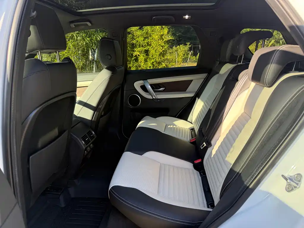 Land Rover Discovery Sport Hybrid — миниатюра 11