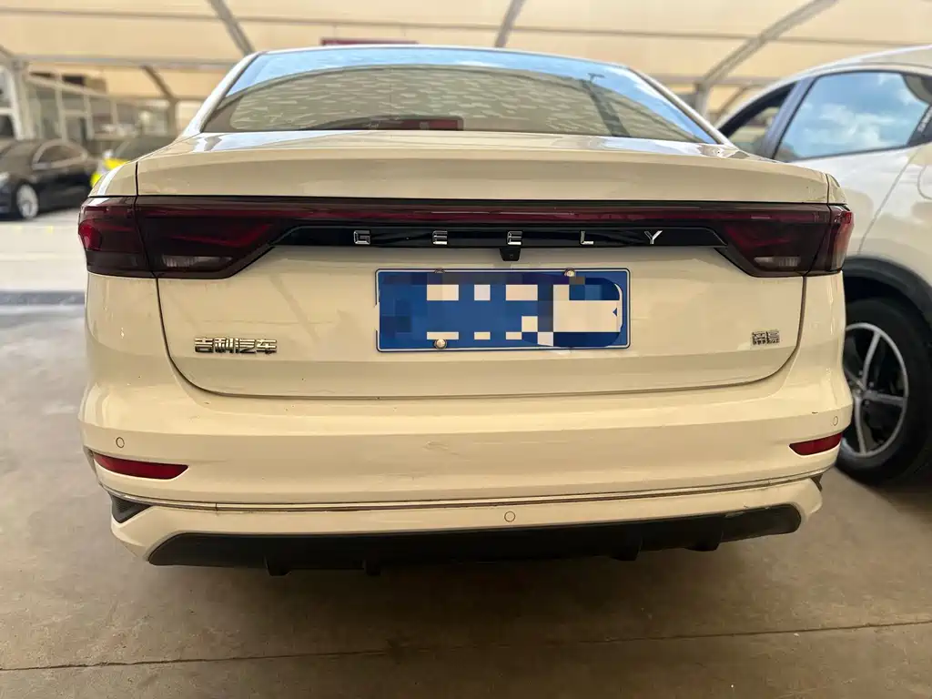 Geely Emgrand — миниатюра 12