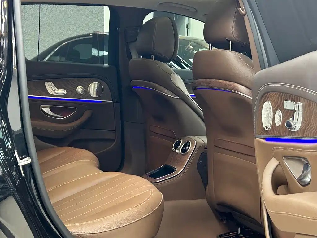 Mercedes-Benz E-Class — миниатюра 16