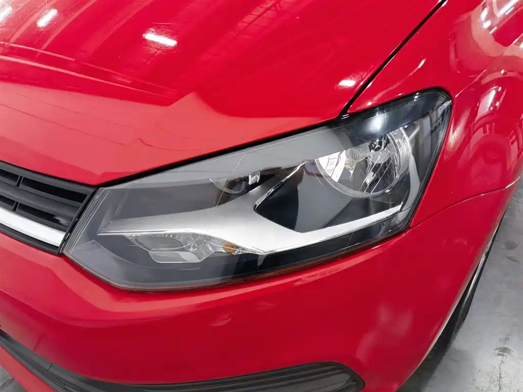 Volkswagen Polo 2016 1.4L MT