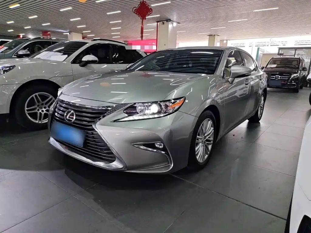 Lexus ES — миниатюра 2
