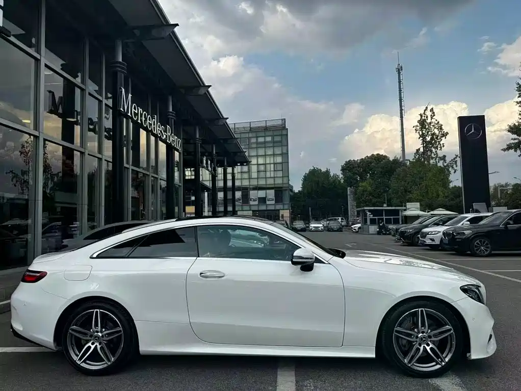 Mercedes-Benz E-Class (Import) — миниатюра 5